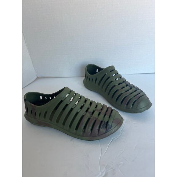 OT Revolution Camo Green and Brown Men’s Rubber Water Slip On Shoes Small  8-9 - Picture 2 of 10